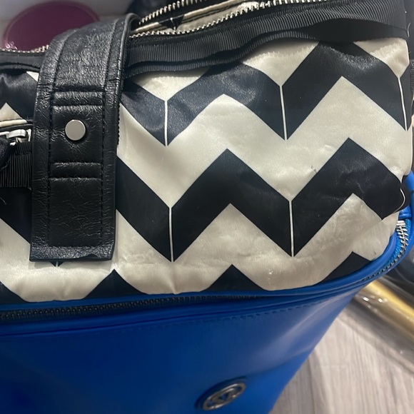 Lululemon Large Gym/ overnight bag - Picture 15 of 15